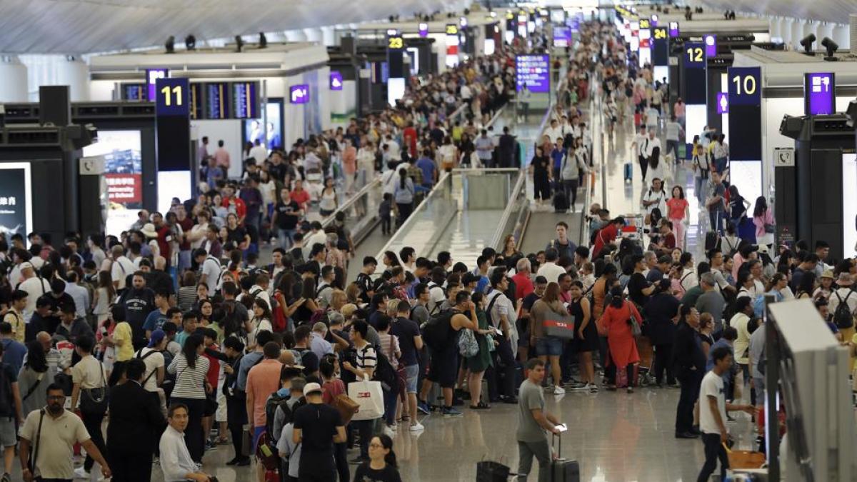 Cancelan más de dos mil vuelos en todo el mundo por Ómicron