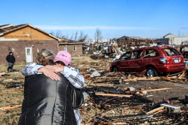 Decenas de tornados en Estados Unidos deja más de 80 muertos