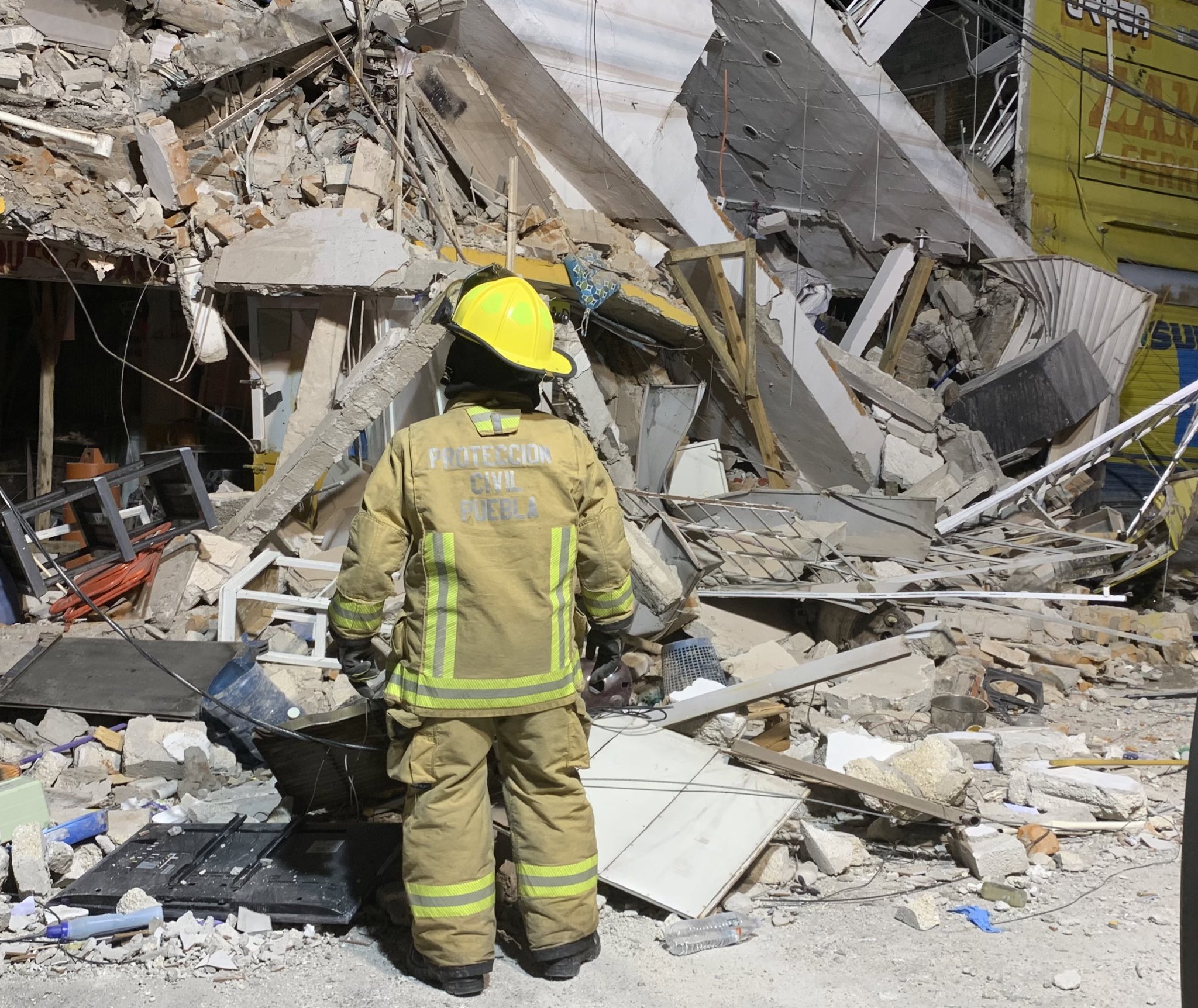 Acumulación de gas ocasiona explosión y colapsa edificio en Puebla