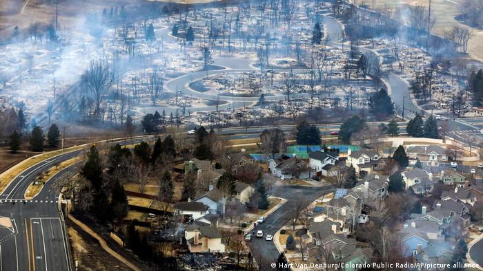 La nieve logra apagar incendios forestales en Colorado