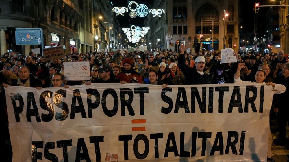 Protestan en Europa contra las medidas por el Covid-19