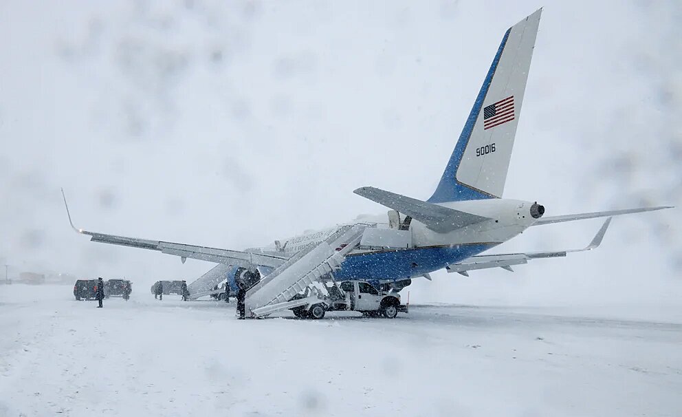 Tormenta invernal en Washington afecta vuelo de Joe Biden