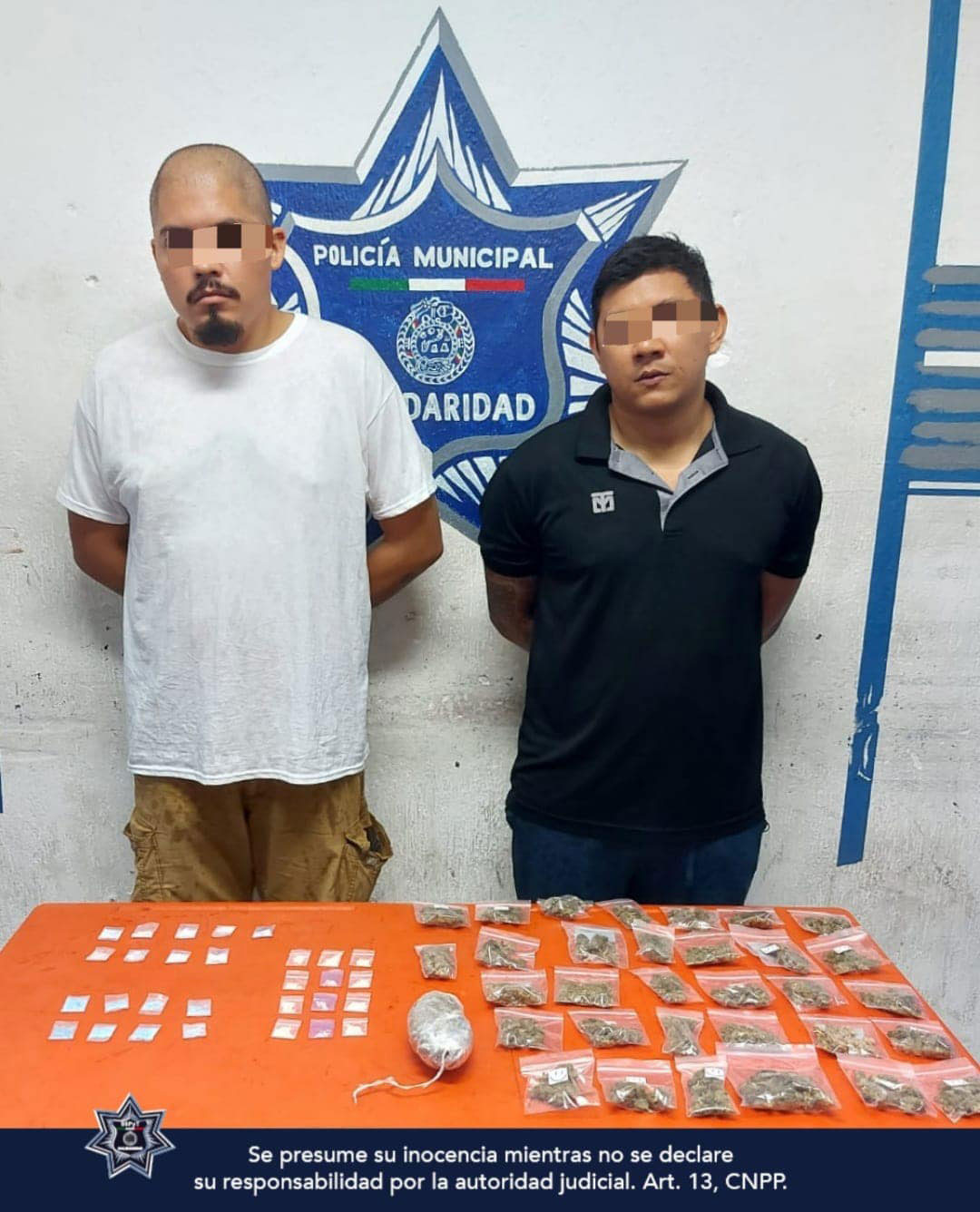Detienen a dos sujetos con más de 60 dosis de droga en Playa del Carmen