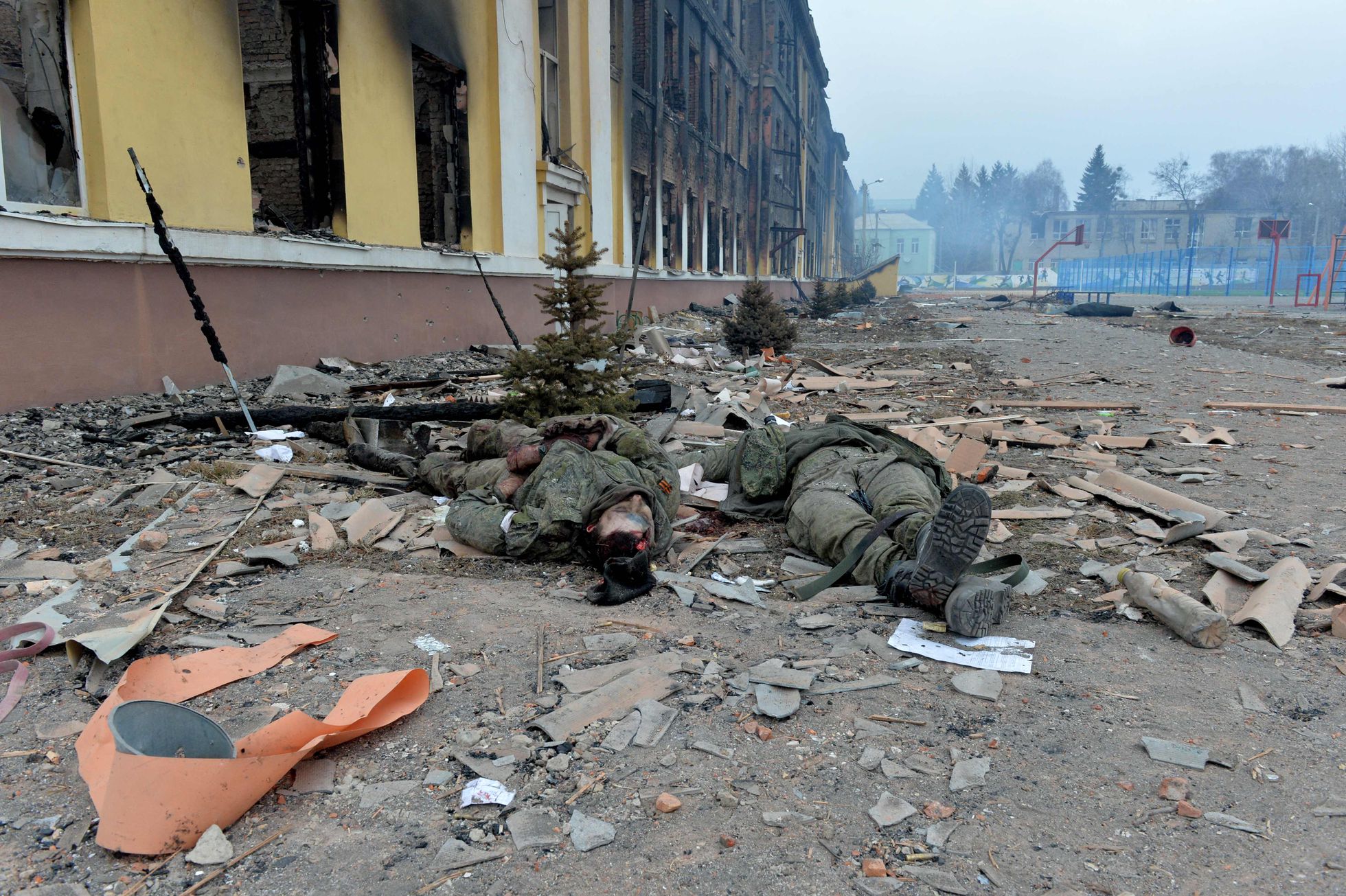Ucrania reporta decenas de muertos en Járkov tras ataque ruso