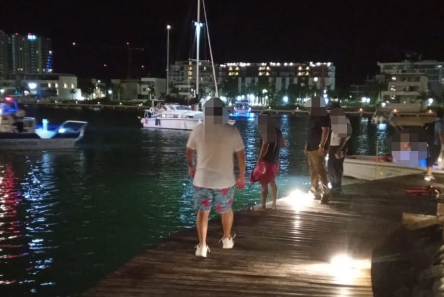 Encuentran a hombre sin vida en marina de Puerto Cancún; había caído de una embarcación 