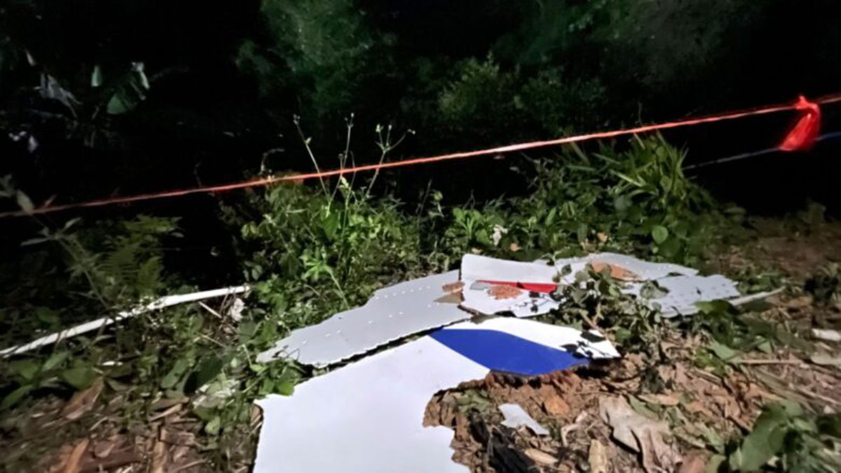 Encuentran restos humanos lugar donde se accidentó el avión de China Eastern Airlines