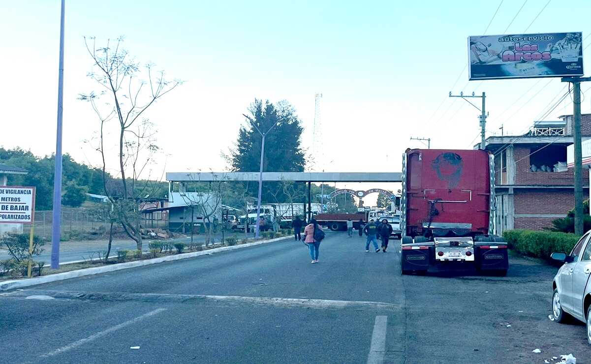 VIDEO: Grupos armados se enfrentan en Nuevo Parangaricutiro, Michoacán