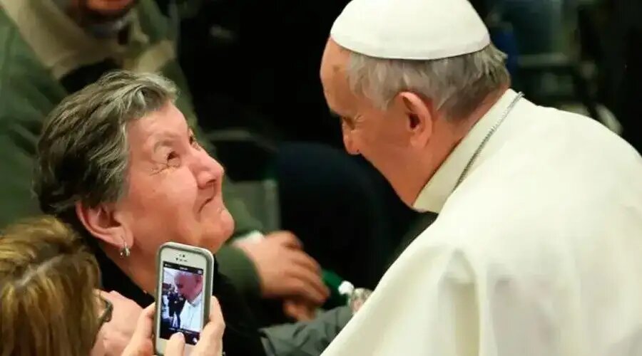 Papa Francisco asegura que descartar a los ancianos “es un pecado grave”