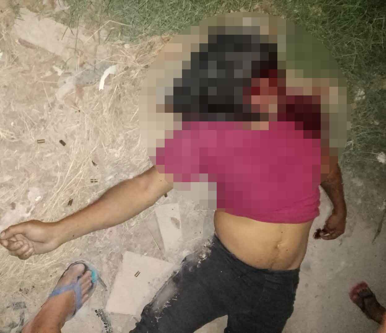 Sicarios bajan de un taxi a sujeto para ejecutarlo en la 235 de Cancún