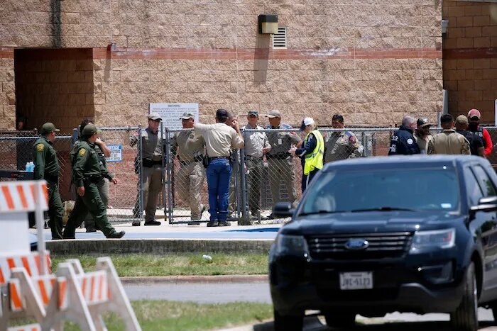 AMLO lamenta tiroteo en escuela de EEUU que dejó 19 menores muertos 