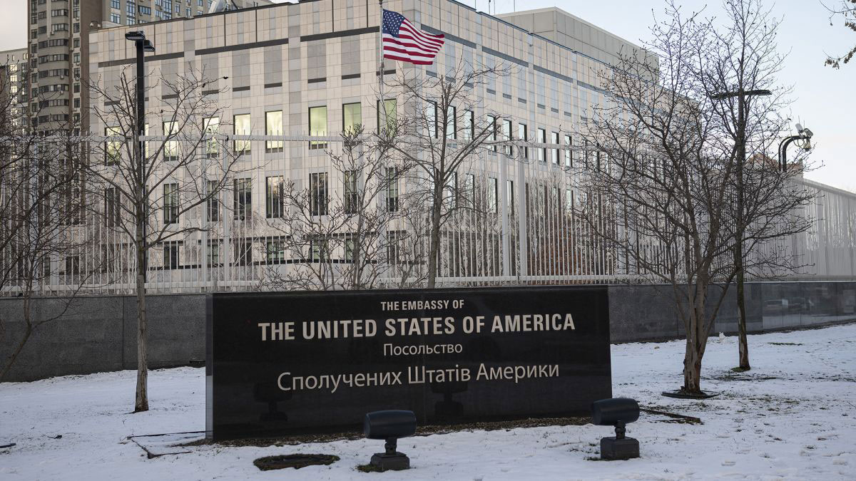 La Embajada de Estados Unidos reanuda sus actividades en Kiev
