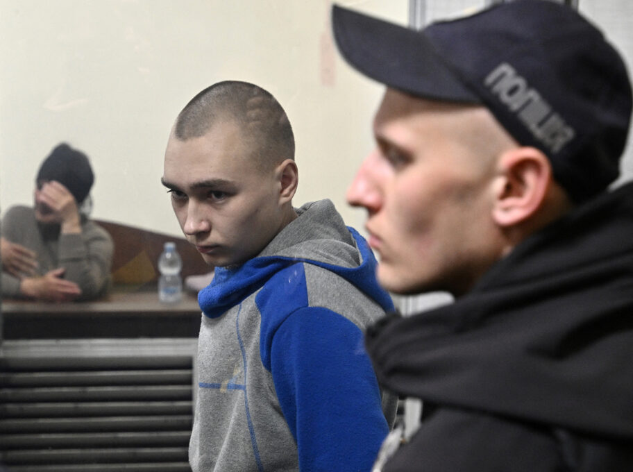 Soldado ruso se declara culpable por crímenes de guerra en Ucrania