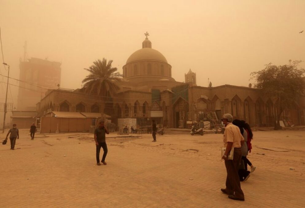Tormenta de arena provoca cierre de aeropuertos y escuelas en Irak 