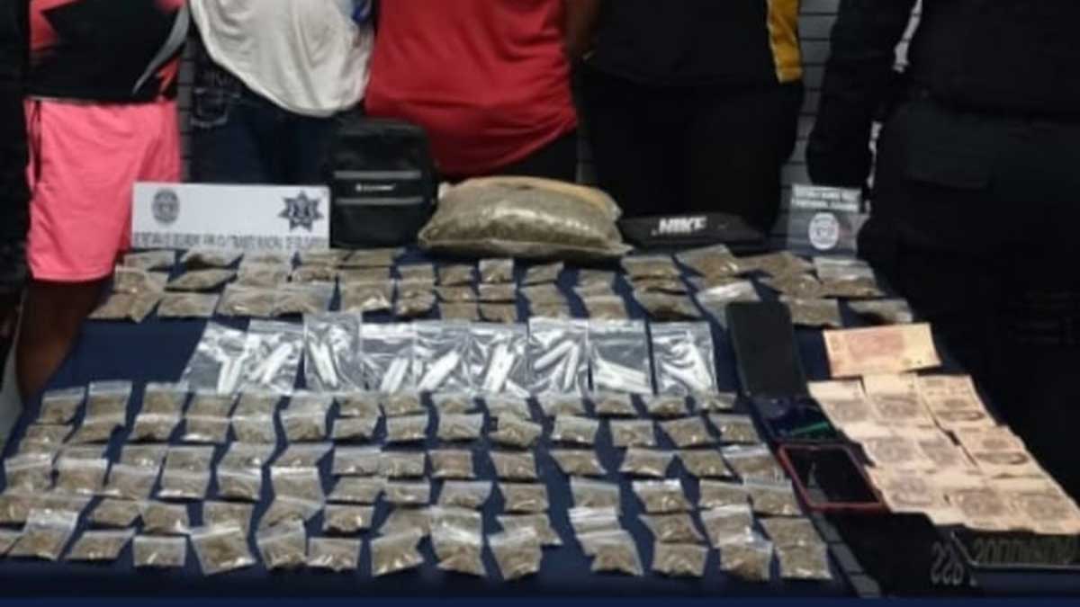 Tres hombres y una mujer son detenidos con 150 dosis de mariguana en Cancún