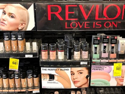 La marca de cosméticos Revlon se declara en bancarrota
