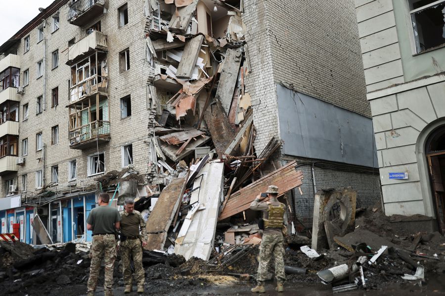 Rusia bombardea astillero en Mikolaiv; hay 350 militares muertos de Ucrania
