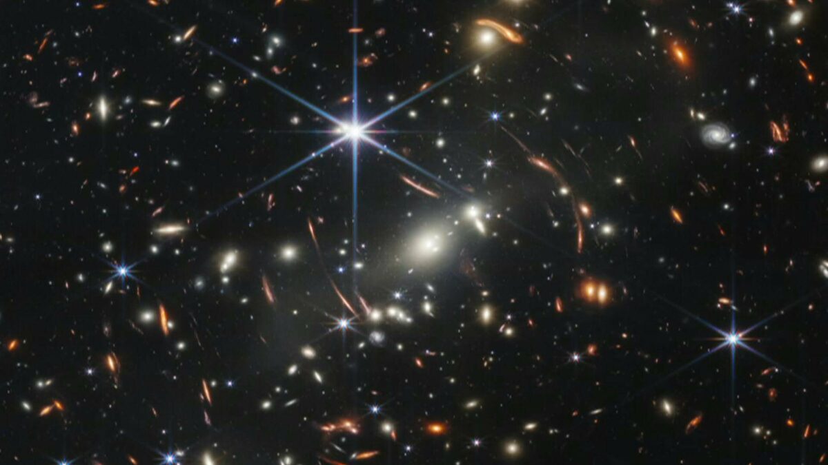 Telescopio James Webb capta imagen de primeras galaxias formadas tras el Big Bang