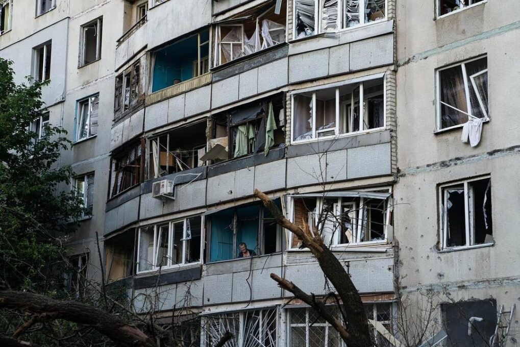 Zelenski denuncia ataque a un departamento en Donetsk; hay 15 muertos