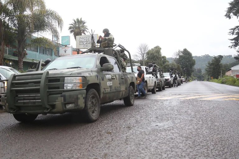 Arrestan a 167 integrantes de Pueblos Unidos con 182 armas en Michoacán