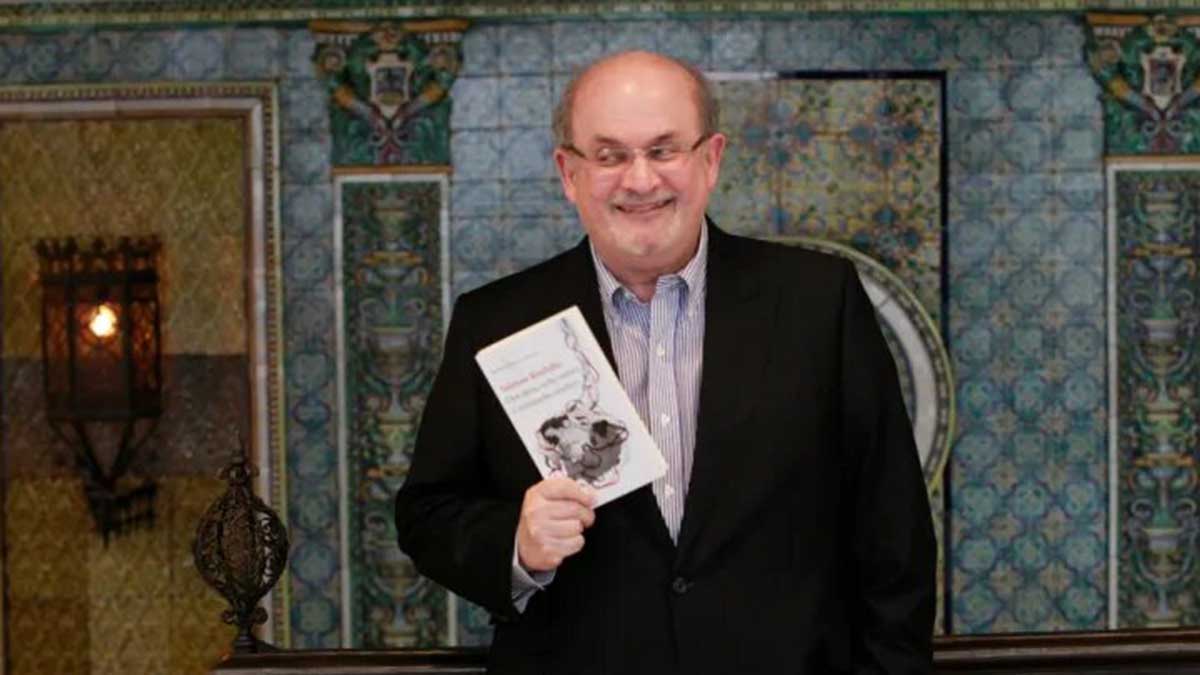 Médicos retiran respirador artificial a Salman Rushdie; el escritor ya "pudo hablar"