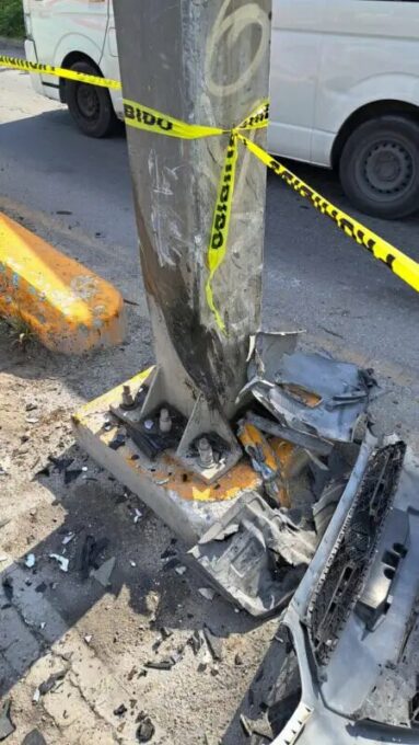 Mujer muere en taxi durante choque en el bulevar Colosio en Cancún