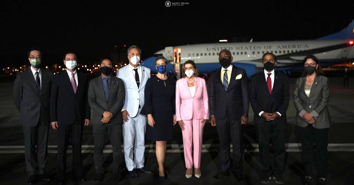 Nancy Pelosi aterriza en Taiwán pese a las advertencias de represalias por parte de China