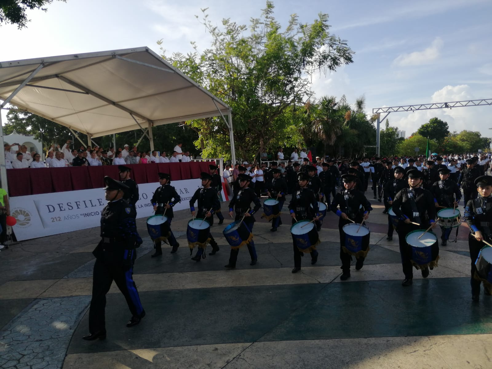 Se celebra el Desfile Cívico Militar del 16 de septiembre en Cancún