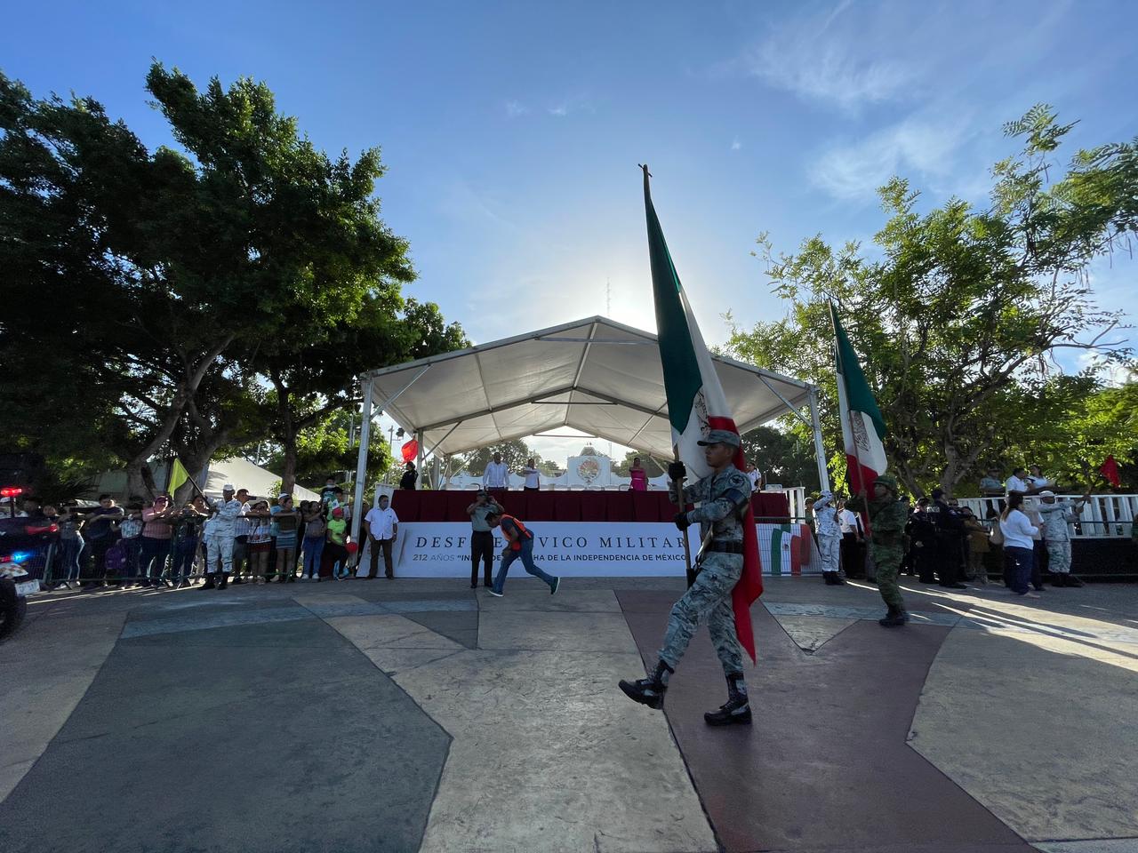 Se celebra el Desfile Cívico Militar del 16 de septiembre en Cancún
