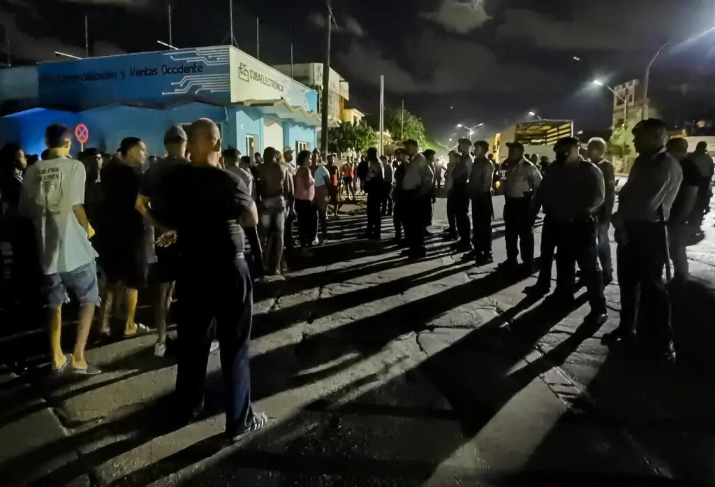 Protestan en La Habana, Cuba, por la falta de suministro eléctrico