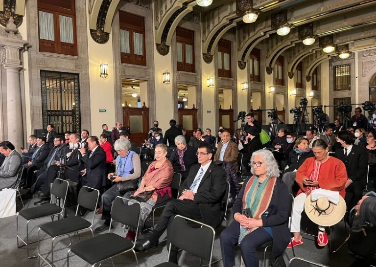 López Obrador reconoce a ingenieros con una ceremonia en Palacio Nacional