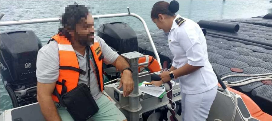 Rescata la Marina a tres personas a bordo de un yate al sureste de Isla Mujeres