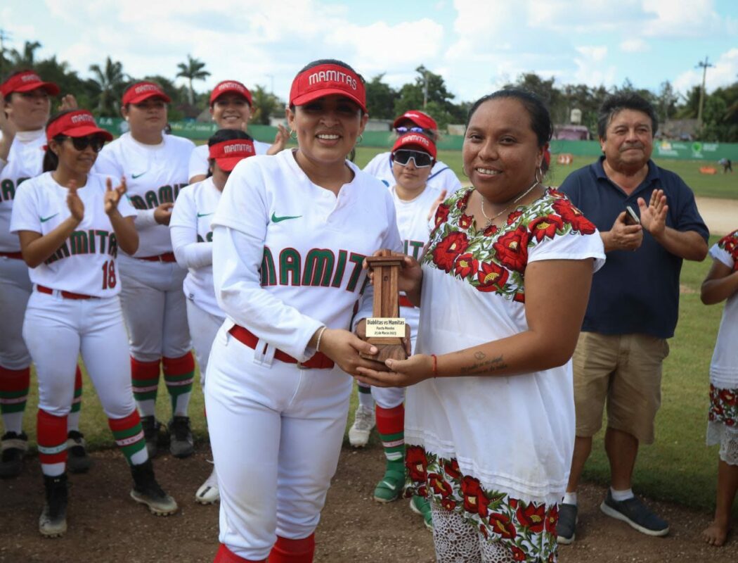 Realizan en Leona Vicario encuentro de softbol entre Mamitas de Puerto Morelos Vs., Diablillas de Hondzonot