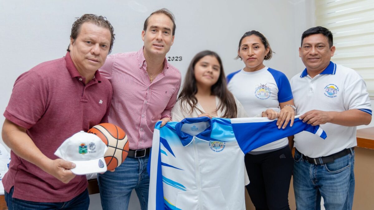 Diego Castañón entrega uniformes y artículos deportivos a estudiantes de escuela Ford 198