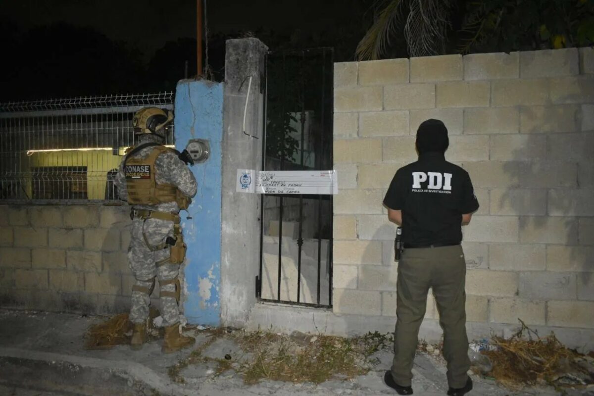 Aseguran drogas y detienen a una mujer en un cateo en la Sm. 234 de Cancún