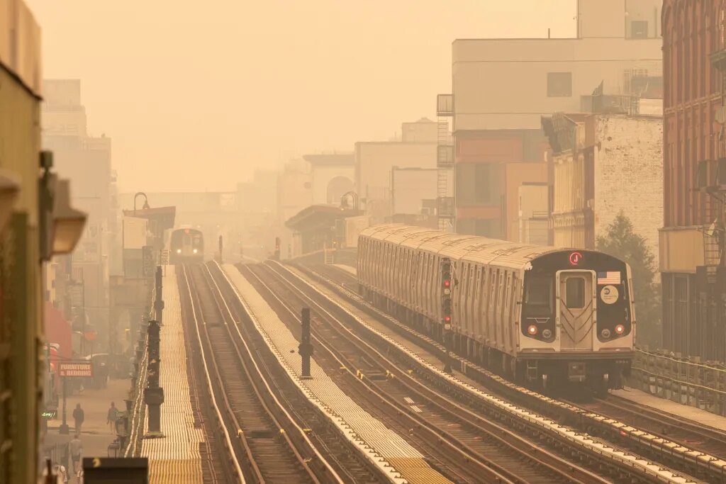La ciudad de Nueva York se cubre de humo por los incendios forestales en Canadá