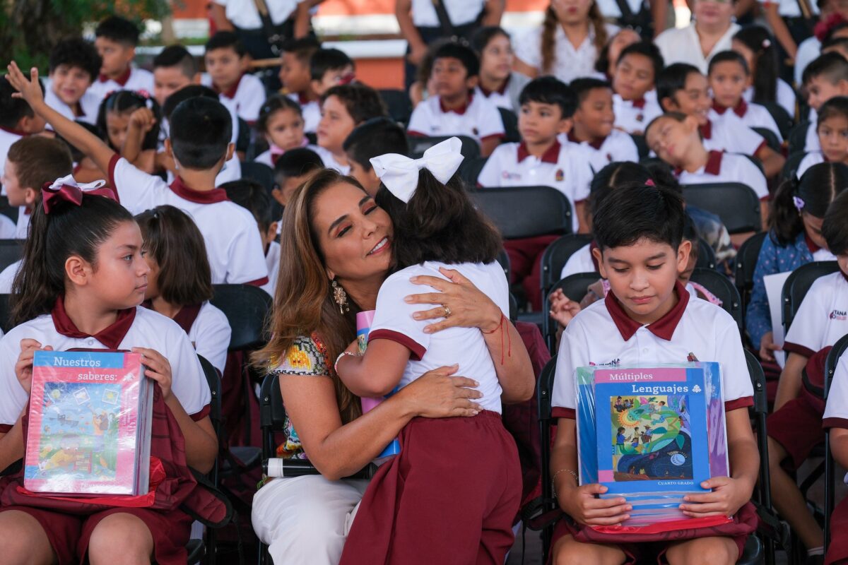 Con entrega de útiles, uniformes y mochilas Mara Lezama inaugura el ciclo escolar 2023-2024