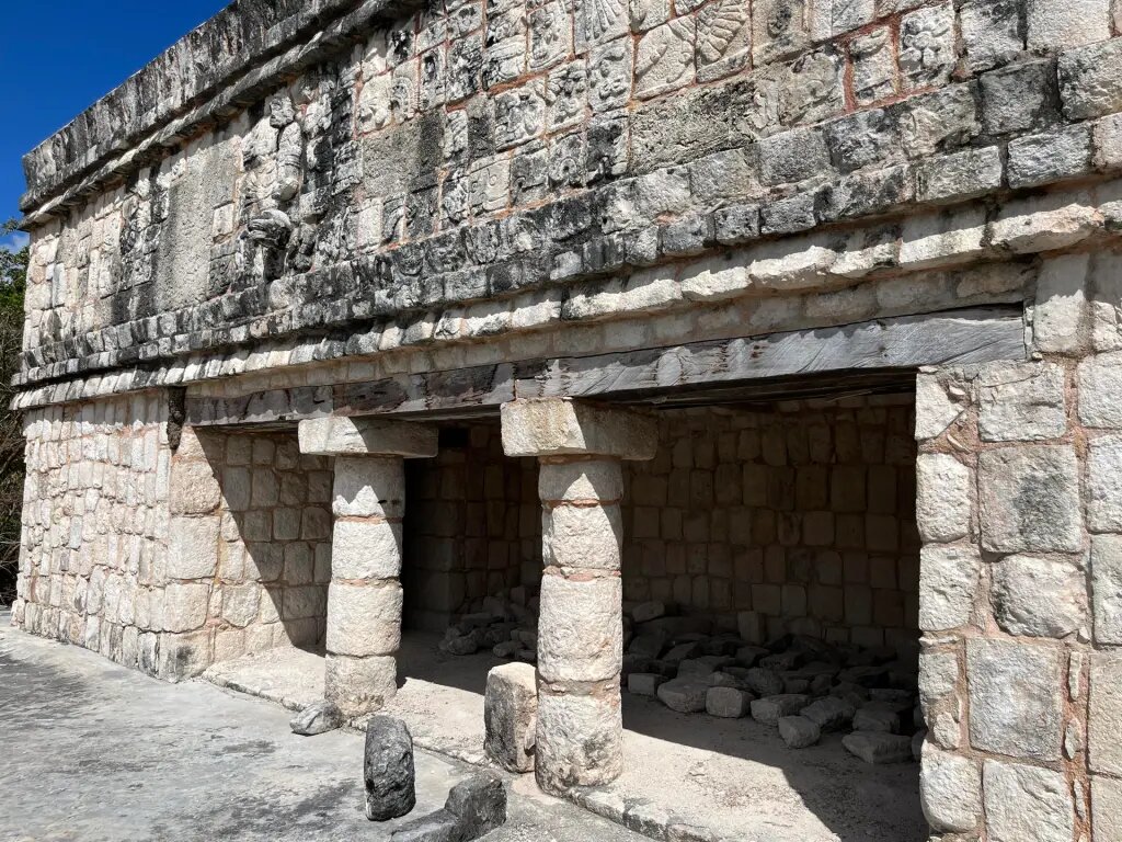INAH suspende restauración de la zona arqueológica Chichén Viejo
