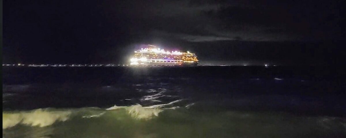 Se hunde embarcación con 11 turistas en Cozumel